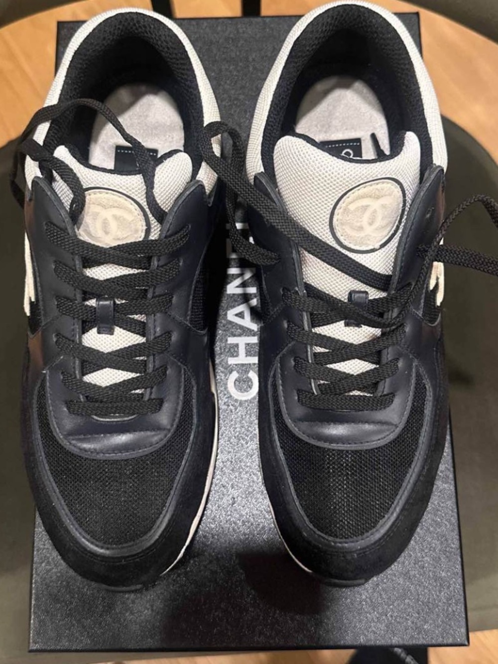 Chanel 22S CC Logo Low Top Lace Up Sneakers Size 43 Mens - Picture 3 of 7